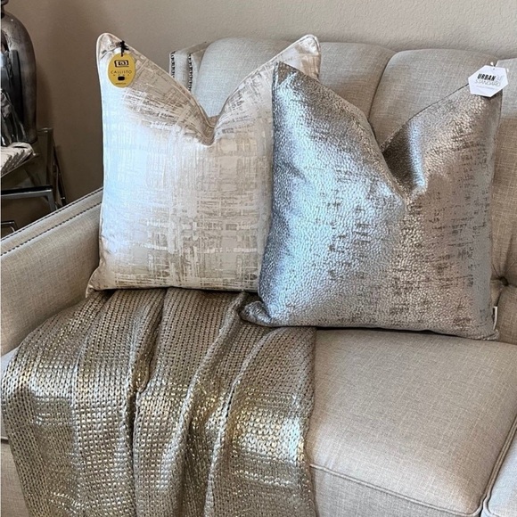 1-NWT CALLISTO HOME DECORATIVE PILLOW (Please read description for details) - Picture 10 of 11